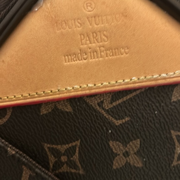 Louis Vuitton Rolling Suitcase - Picture 7 of 7